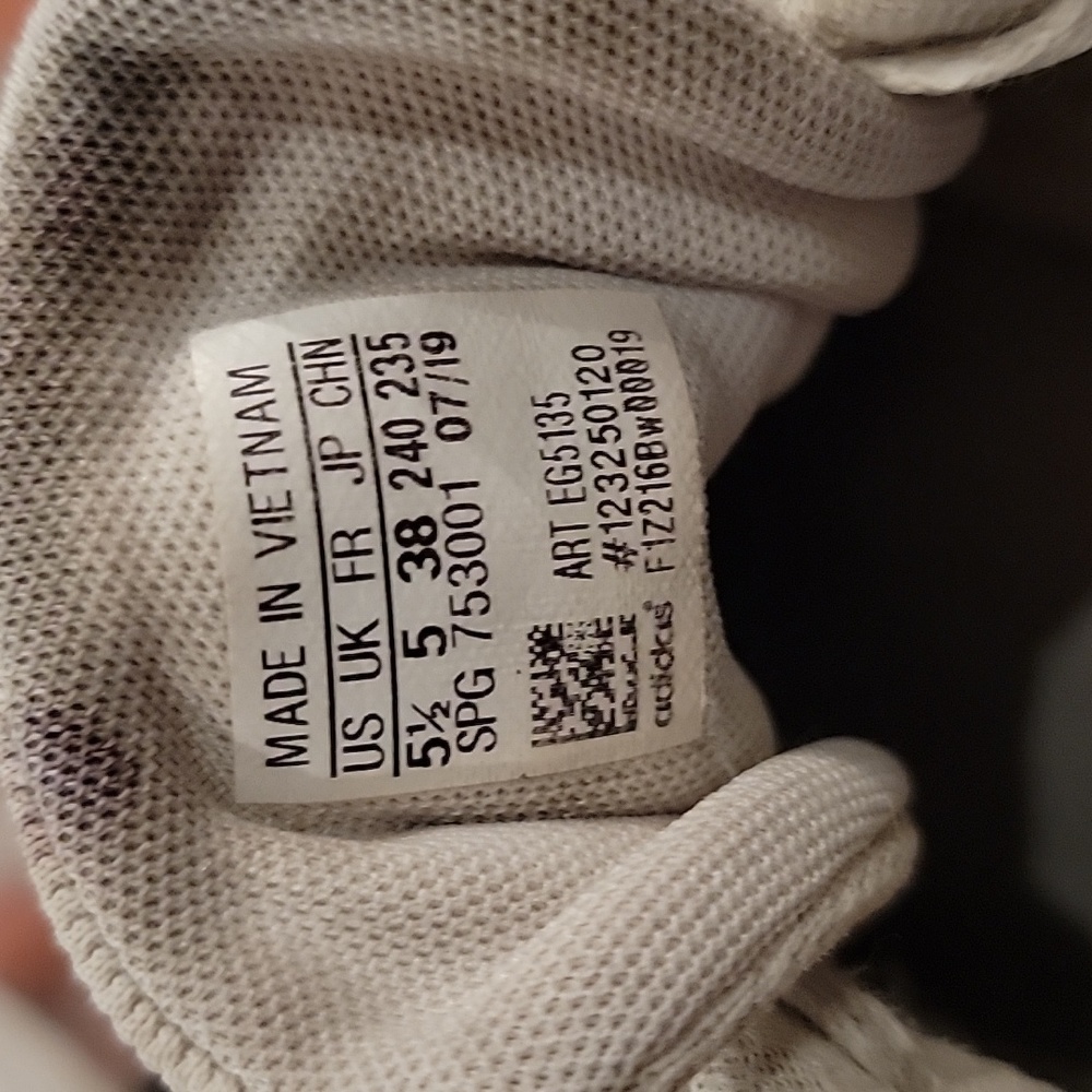 Adidas - Picture 5 of 5